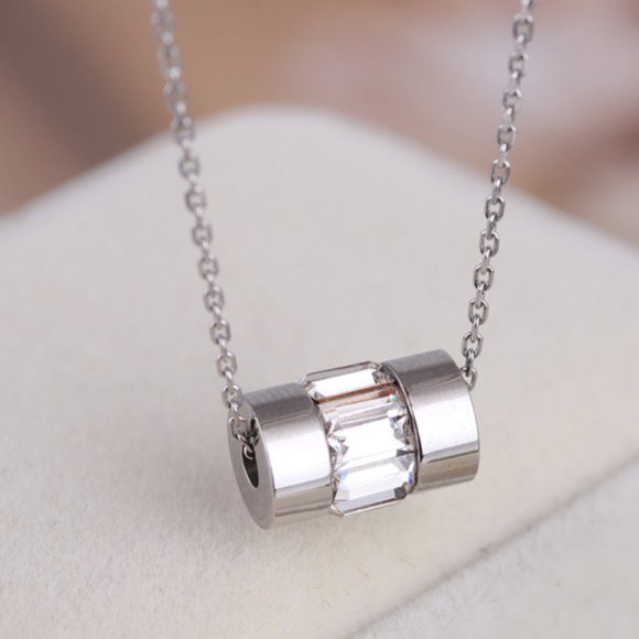 Michael Kors Cylindrical Pendant Short Chain - Picture 5 of 5